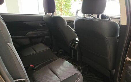 Mitsubishi Outlander III рестайлинг 3, 2020 год, 2 195 000 рублей, 17 фотография