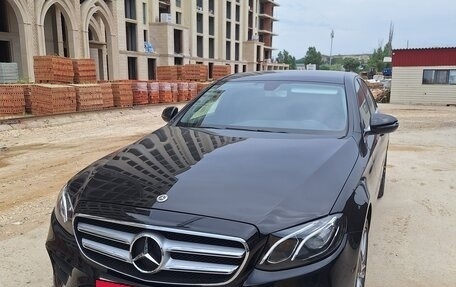 Mercedes-Benz E-Класс, 2019 год, 2 200 000 рублей, 1 фотография
