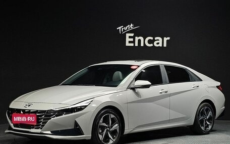 Hyundai Elantra, 2022 год, 2 100 000 рублей, 1 фотография