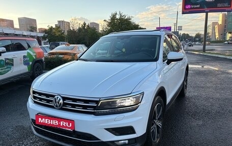 Volkswagen Tiguan II, 2017 год, 2 300 000 рублей, 3 фотография