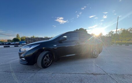 Hyundai Solaris II рестайлинг, 2017 год, 1 300 000 рублей, 5 фотография