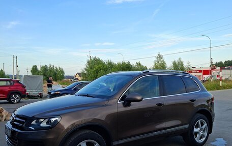 Volkswagen Touareg III, 2011 год, 2 300 000 рублей, 2 фотография