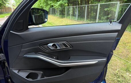 BMW 3 серия, 2019 год, 2 930 000 рублей, 29 фотография