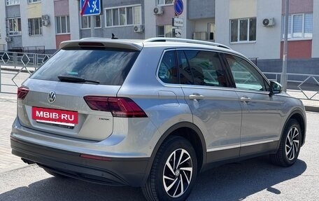 Volkswagen Tiguan II, 2018 год, 2 750 000 рублей, 2 фотография