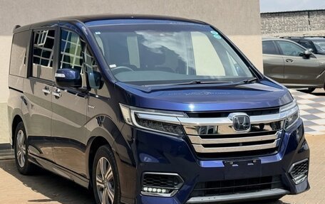 Honda Stepwgn IV, 2021 год, 1 900 269 рублей, 3 фотография