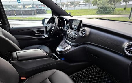Mercedes-Benz V-Класс, 2022 год, 8 500 000 рублей, 22 фотография