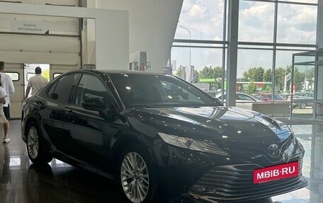 Toyota Camry, 2018 год, 2 590 000 рублей, 2 фотография