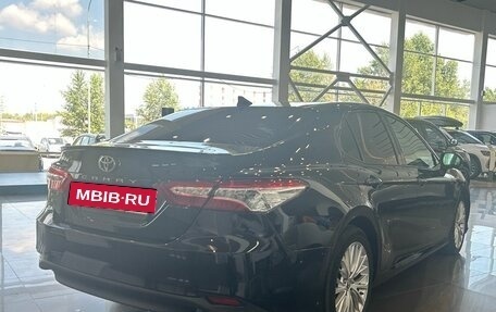 Toyota Camry, 2018 год, 2 590 000 рублей, 4 фотография