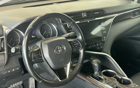 Toyota Camry, 2018 год, 2 590 000 рублей, 9 фотография