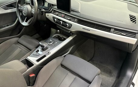 Audi A4, 2019 год, 1 950 000 рублей, 20 фотография