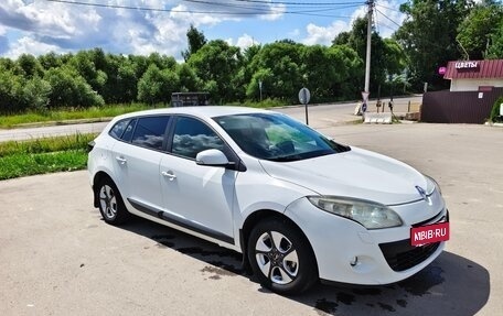 Renault Megane III, 2011 год, 700 000 рублей, 3 фотография