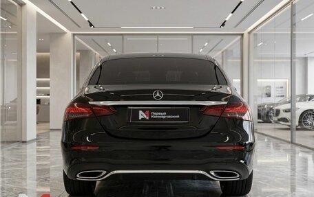 Mercedes-Benz E-Класс, 2019 год, 2 899 000 рублей, 4 фотография