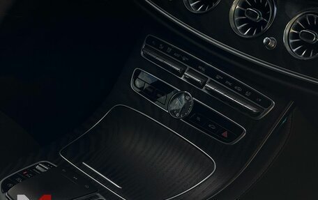 Mercedes-Benz E-Класс, 2019 год, 2 899 000 рублей, 32 фотография