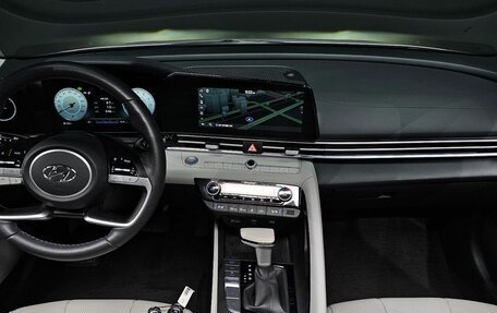 Hyundai Elantra, 2022 год, 2 100 000 рублей, 7 фотография
