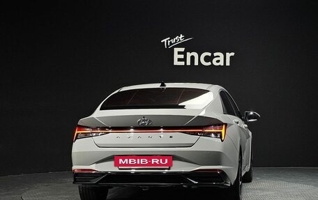 Hyundai Elantra, 2022 год, 2 100 000 рублей, 4 фотография