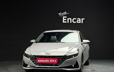Hyundai Elantra, 2022 год, 2 100 000 рублей, 3 фотография