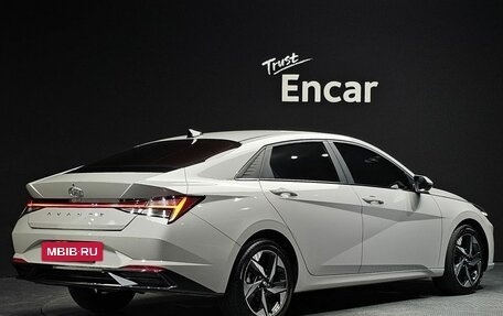Hyundai Elantra, 2022 год, 2 100 000 рублей, 2 фотография