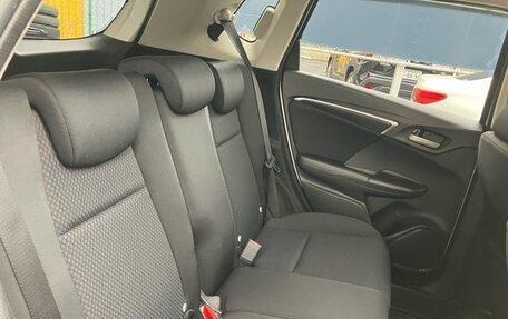Honda Fit III, 2017 год, 810 000 рублей, 24 фотография
