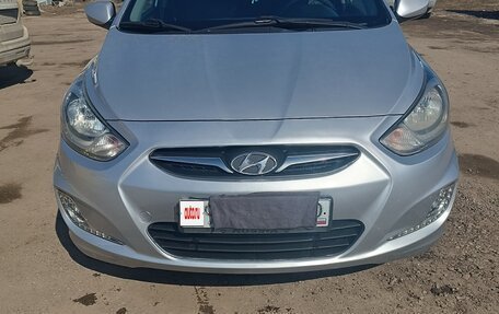 Hyundai Solaris II рестайлинг, 2011 год, 600 000 рублей, 4 фотография