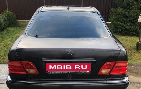 Mercedes-Benz E-Класс, 1999 год, 450 000 рублей, 3 фотография