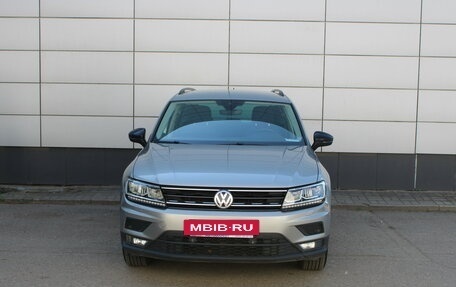 Volkswagen Tiguan II, 2020 год, 2 115 000 рублей, 2 фотография