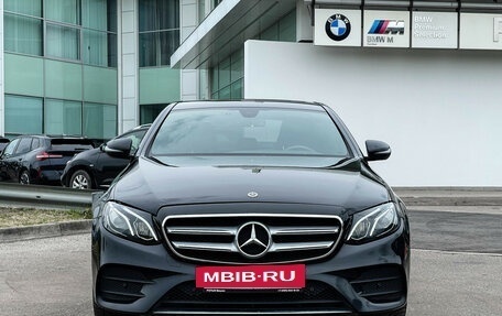 Mercedes-Benz E-Класс, 2019 год, 3 875 000 рублей, 2 фотография