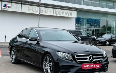 Mercedes-Benz E-Класс, 2019 год, 3 875 000 рублей, 3 фотография