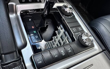 Toyota Land Cruiser 200, 2016 год, 5 310 000 рублей, 21 фотография