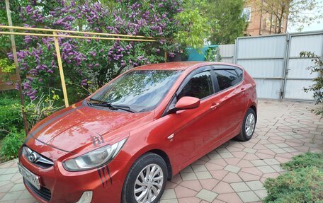 Hyundai Solaris II рестайлинг, 2011 год, 900 000 рублей, 5 фотография