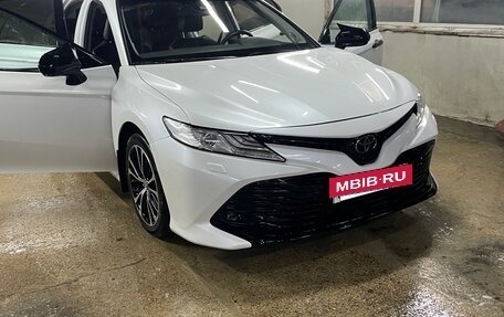 Toyota Camry, 2020 год, 2 800 000 рублей, 2 фотография
