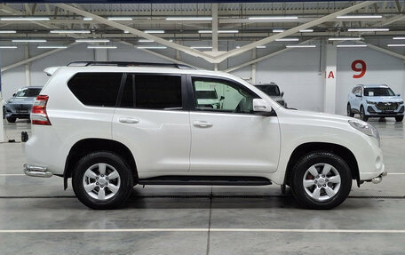 Toyota Land Cruiser Prado 150 рестайлинг 2, 2015 год, 3 800 000 рублей, 4 фотография