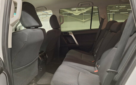 Toyota Land Cruiser Prado 150 рестайлинг 2, 2015 год, 3 800 000 рублей, 12 фотография