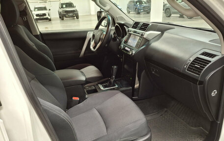 Toyota Land Cruiser Prado 150 рестайлинг 2, 2015 год, 3 800 000 рублей, 11 фотография