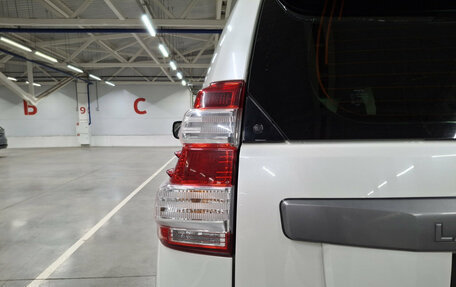 Toyota Land Cruiser Prado 150 рестайлинг 2, 2015 год, 3 800 000 рублей, 9 фотография