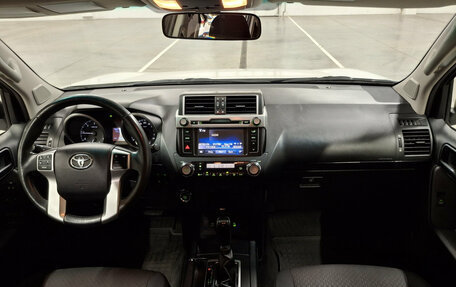 Toyota Land Cruiser Prado 150 рестайлинг 2, 2015 год, 3 800 000 рублей, 14 фотография