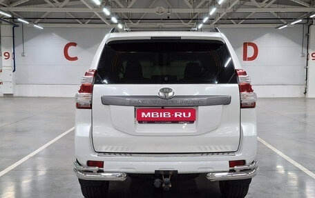 Toyota Land Cruiser Prado 150 рестайлинг 2, 2015 год, 3 800 000 рублей, 6 фотография