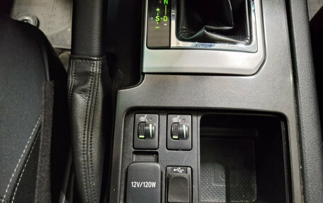 Toyota Land Cruiser Prado 150 рестайлинг 2, 2015 год, 3 800 000 рублей, 24 фотография