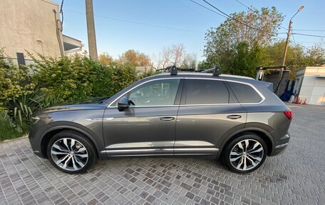Volkswagen Touareg III, 2020 год, 5 500 000 рублей, 2 фотография