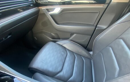 Volkswagen Touareg III, 2020 год, 5 500 000 рублей, 10 фотография