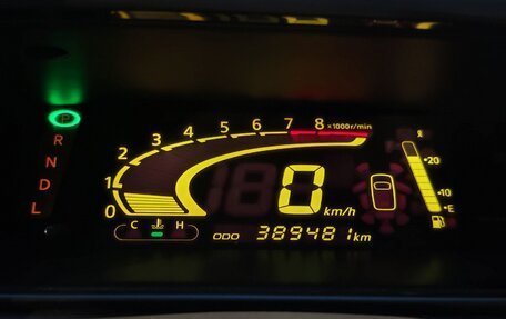 Nissan Prairie III, 2001 год, 335 000 рублей, 9 фотография