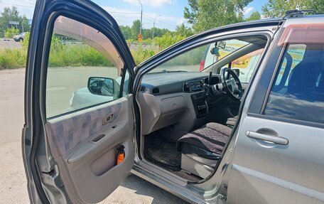 Nissan Prairie III, 2001 год, 335 000 рублей, 12 фотография