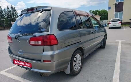 Nissan Prairie III, 2001 год, 335 000 рублей, 7 фотография