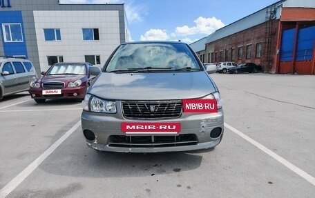 Nissan Prairie III, 2001 год, 335 000 рублей, 2 фотография