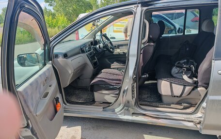 Nissan Prairie III, 2001 год, 335 000 рублей, 13 фотография