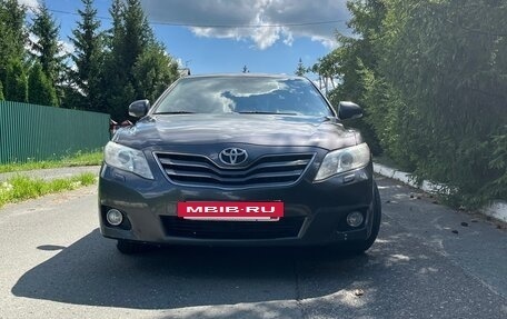 Toyota Camry, 2011 год, 1 330 000 рублей, 6 фотография