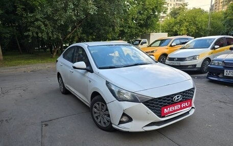 Hyundai Solaris II рестайлинг, 2021 год, 1 050 000 рублей, 2 фотография