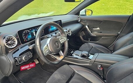 Mercedes-Benz CLA, 2019 год, 2 850 000 рублей, 10 фотография