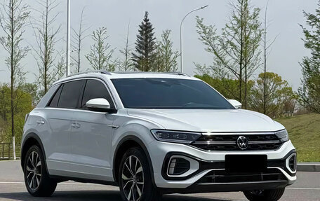Volkswagen T-Roc I, 2023 год, 1 850 000 рублей, 1 фотография
