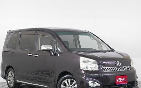 Toyota Voxy II, 2012 год, 599 000 рублей, 1 фотография