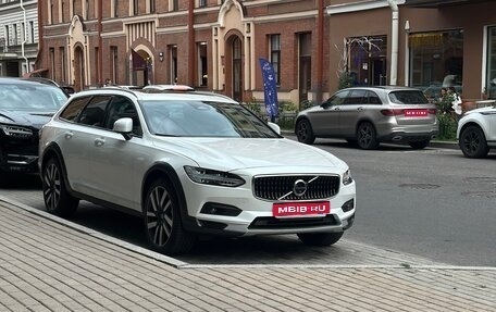 Volvo V90 Cross Country I рестайлинг, 2024 год, 7 500 000 рублей, 1 фотография